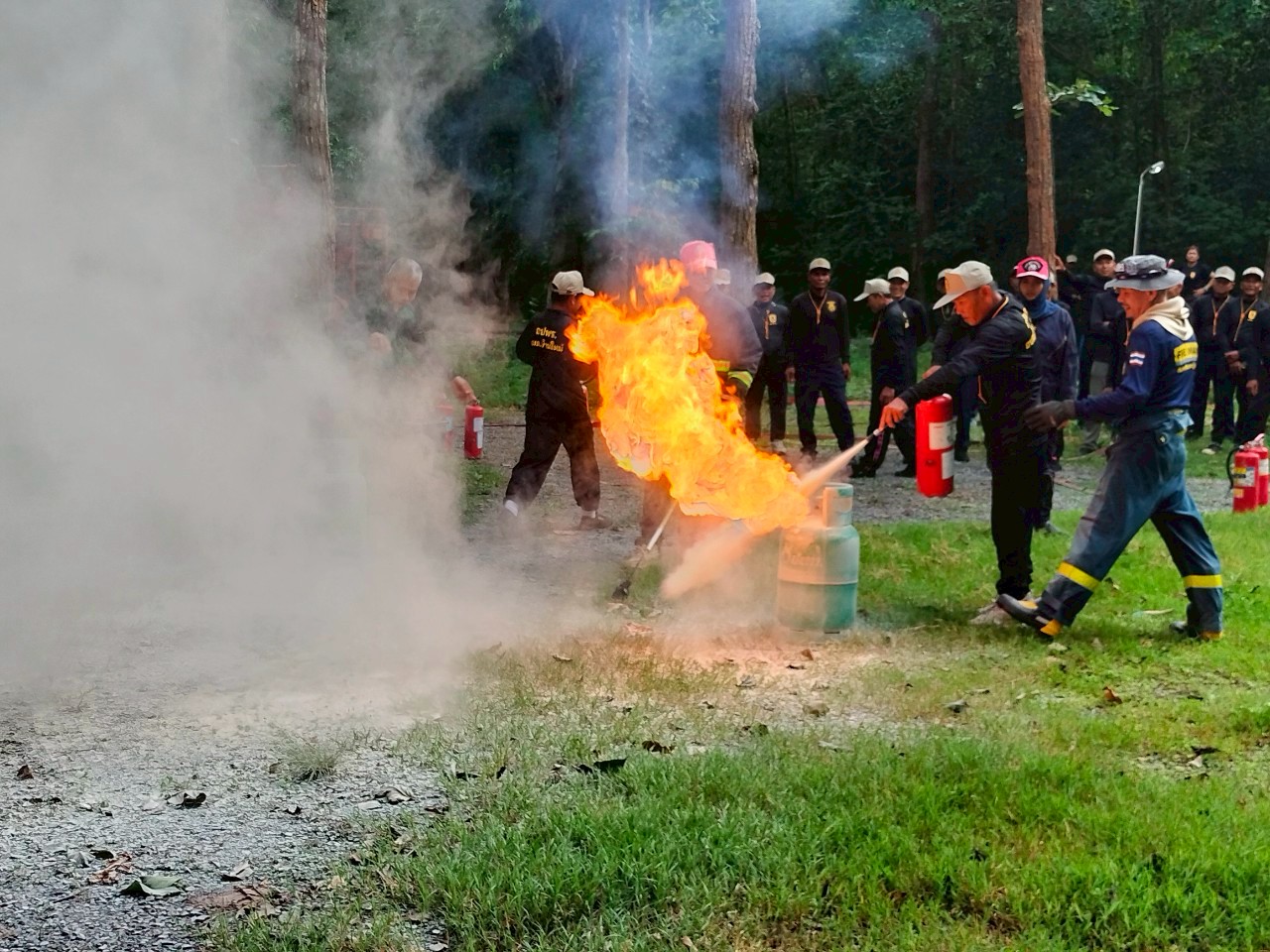 LINE_ALBUM_ทบทวน อปพร. 68_250813_441_397.jpg